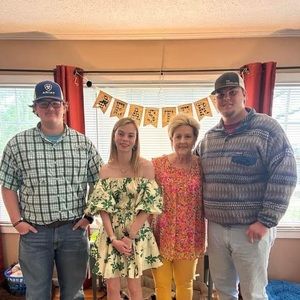 Meet your Posher, Pam